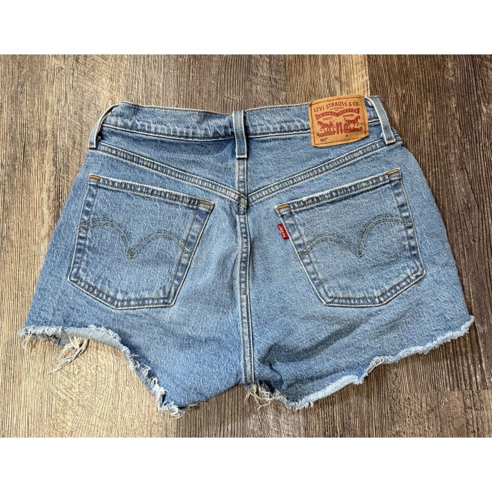 Levi’s 501 Cutoff Shorts Women’s W27 Button Fly Raw Hem Medium Wash Denim - Picture 3 of 12